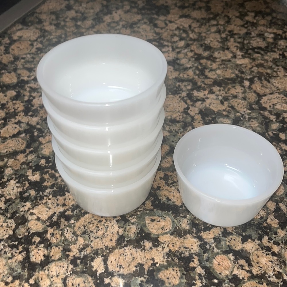 Eight VTG Sunbean 3” glass bowls